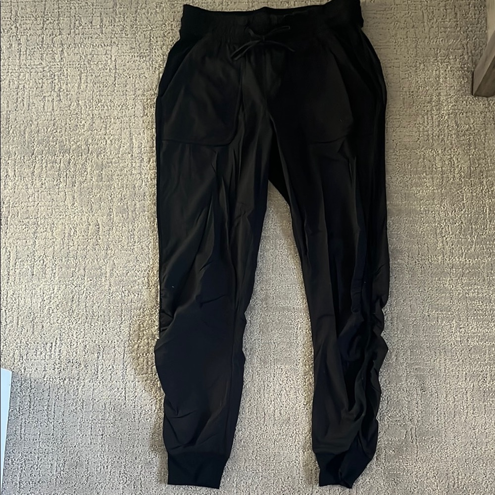 Lululemon dance joggers. Size 8.